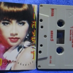 เทปเพลงไทยสากล แสงระวี อัศวรักษ์ อัลบั้ม แมงมุมขยุ้มหัวใจ