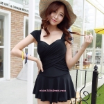 **พร้อมส่ง**ชุดว่ายน้ำวันพีชสีดำ one-piece ดีเทลแทร็พผ้าด้านข้างลำตัวและช่วงหน้าอก ทำให้หุ่นดู sexy พร้อมกระโปรงระบายหวานๆ น่ารัก ไม่โป๊จร้า สวยน่ารักเหมือนแบบค่ะ