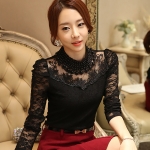 MX438**หมดค่ะ**เสื้อสีดำผ้าลูกไม้ ดีเทลตกแต่งที่คอด้วยผ้าลูกไม้สีดำ ผสมลูกปัดและมุขสีดำหรูหราไฮโซ แขนยาว สวยมากค่ะ ใส่ออกงาน ใส่ทำงานก็สวยค่ะ