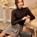 **หมดค่ะ**เสื้อสีดำผ้าลูกไม้ ดีเทลตกแต่งที่คอด้วยริ้วผ้าสีดำ ผสมเพชร ลูกปัดสีเงินหรูหราไฮโซ แขนยาว สวยมากค่ะ ใส่ออกงาน ใส่ทำงานก็สวยค่ะ