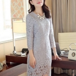 **หมดค่ะ**เดรสผ้าลูกไม้โปร่งลายดอกไม้สีเทาแขนห้าส่วน กระโปรงทรงเอเข้ารูปช่วงเอว ดีเทลกระโปรงเว้าขึ้นตรงกลางสวยหวาน ติดซิปด้านหลัง มีซับในเรียบร้อยค่ะ คุณภาพดีมากๆค่ะ