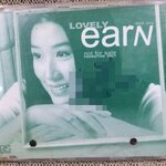 ซีดีเพลงไทยสากล EARN เอิร์น อัลบั้ม LOVELY EARN บรรจุ14เพลง // ปกสวย เจาะ แผ่นแท้ แผ่นสวย / ปกและแผ่นมีปากกาเมจิคเขียนข้อความไว้