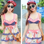 ***พร้อมส่ง***บิกินี่ชุดว่ายน้ำ set 3 ชิ้น three-pieces บิกินี่และบราไหล่คู่ลายน้ำเงินสก๊อตตัดกับสีแดงอมส้ม+ พร้อมกระโปรงระบาย 2 ชั้นลวดลายวินเทจสดใส น่ารัก+sexy รับลมทะเล สามารถใส่ได้หลากหลายแนว สวยเหมือนแบบค่ะ