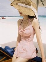 ***พร้อมส่ง***บิกินี่ชุดว่ายน้ำแบบวันพีช one-piece สีชมพูดีเทลจับจีบเน้นช่วงอกให้ดู sexy น่ารักมีสายผูกเป็นโบว์คล้องที่คอด้านหลัง ชุดเน้นการตัดต่อผ้าและจับจีบด้านข้างเพื่อให้ดูเข้ารูป ตัวชุดติดกับกระโปรงตกแต่งระบาย สวยเหมือนแบบมากๆ ค่ะ