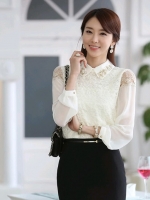 ***หมดค่ะ***เสื้อลูกไม้สีขาวแขนยาว ปกเสื้อปักมุก ช่วงไหล่ตัดต่อผ้าลูกไม้ สวยเหมือนแบบค่ะ