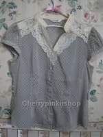 เสื้อแฟชั่น ลายจุด Polka Dot สีน้ำเงิน คอเสื้อและปกประดับผ้าลูกไม้ งานสวยเนี๊ยบ