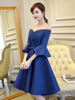 **หมดค่ะ**เดรสออกงานสุดหรู ผ้าไหมเนื้อดี เงาสวย สีน้ำเงิน ดีไซน์สวย เปิดไหล่ แขนยาวสี่ส่วน ปลายแขนระบาย คาดเอวด้วยผ้ารูปโบว์ กระโปรงทรงเอ สวยมากๆค่ะ