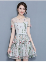 **หมดค่ะ**เดรสผ้าลูกไม้ปักลายดอกไม้หลากสี งานปักสวยงามมากๆๆค่ะ