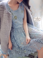 ***หมดค่ะ***เดรสผ้าลูกไม้สีฟ้าคอกลมแขนสั้น ติดพลอยที่ตัวเสื้อมีซับในสวยเหมือนแบบค่ะ