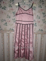 ชุดราตรี เดรสยาวสีชมพู สายเดี่ยว เย็บลูกไม้ดำเซ็กซี่น่าหลงไหล เนื้อผ้ามันนิ่มสวย hiso ใส่สบาย มีซิปข้าง