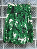 (Sold Out!!) กระโปรงแฟชั่น กระโปรงแนววินเทจ สีเขียวลวดลายสวยสดใส cutting เนี๊ยบ