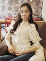 ***พร้อมส่งสีขาว กับสีดำค่ะกรุณาระบุเมื่อสั่งซื้อ***เสื้อทำงานแฟชั่นผ้าลูกไม้แขนยาวสีขาว ช่วงปกเล่นดีเทลช่วงปลายแขน สวยเหมือนแบบค่ะ