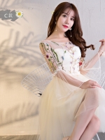 **หมดค่ะ**เดรสออกงานสุดหรู ดีไซน์คอกลม แขนยาว ตัวชุดและต้นแขนเสื้อจะเป็นผ้าโปร่งสีครีม ปักลายดอกไม้ทั้งด้านหน้าและหลัง ปลายแขนเสื้อเป็นผ้าโปร่งระบายๆ งานเกรดพรีเมี่ยมค่ะ สวยมากๆๆค่ะ