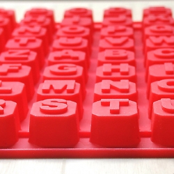 พิมพ์ซิลิโคนลาย A-Z ค่ะ