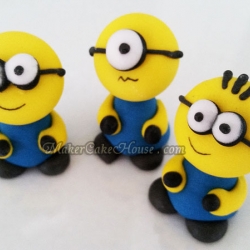 ตุ๊กตาไอซิ่งรูปมินเนี่ยน Minions ขนาดใหญ่ ( 10 ชิ้น )