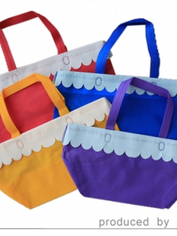 กระเป๋าผ้าสปันบอนด์ติดระบายปากกระเป๋า