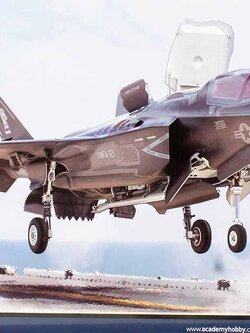 1/72 USMC F-35B Lightning II VMFA-121 GREEN KNIGHTS