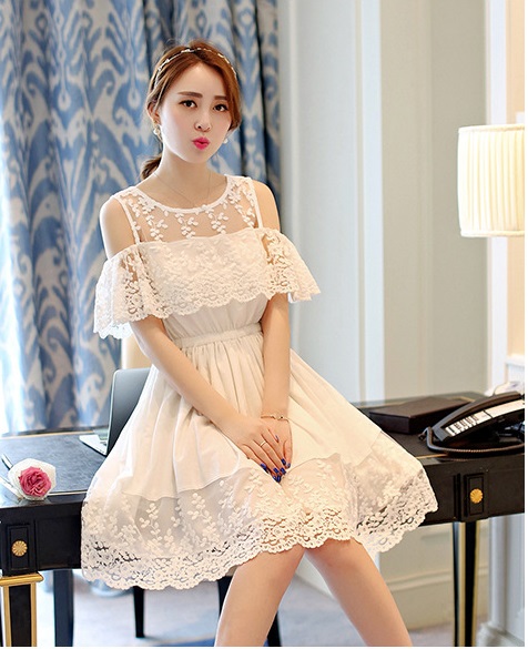 ชุดเดรสลูกไม้ สวยหวาน น่ารักๆ เปิดไหล่
